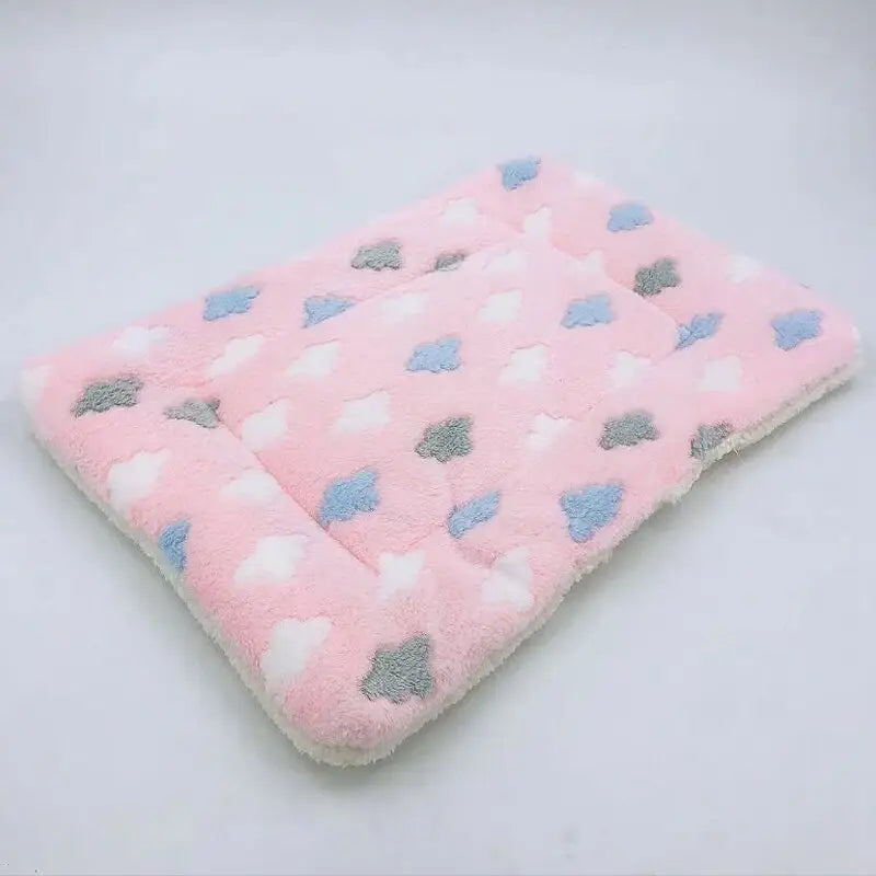 Tapetinho para Pets em Veludo Coral – Versátil Tamanhos P a GG | Caprioli Inter Caminha e casinha Cachorro Nuvem Rosa