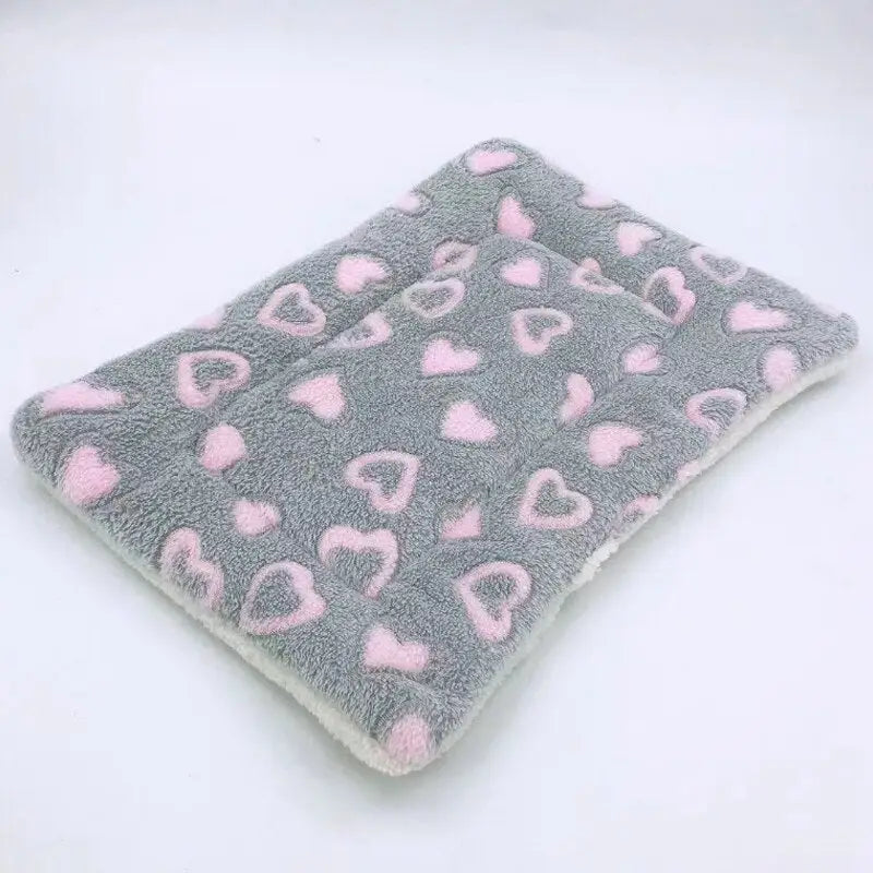 Tapetinho para Pets em Veludo Coral – Versátil Tamanhos P a GG | Caprioli Inter Caminha e casinha Cachorro Coração